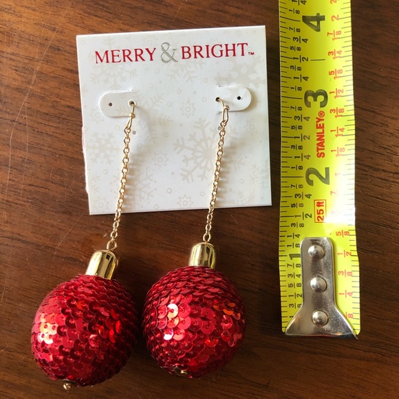 Earring - Picture 3 of 5